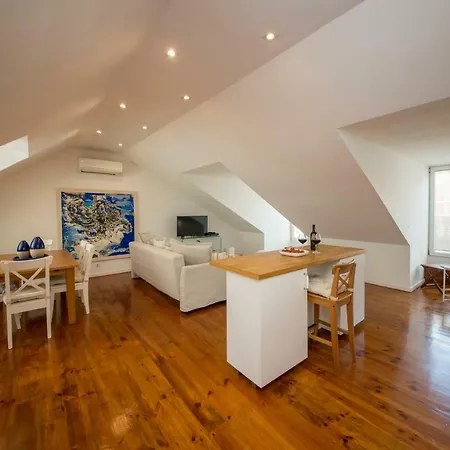 Lägenhet A Captivating Close To River Tagus In *