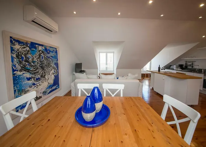 A Captivating Close To River Tagus In Apartamento Lisboa