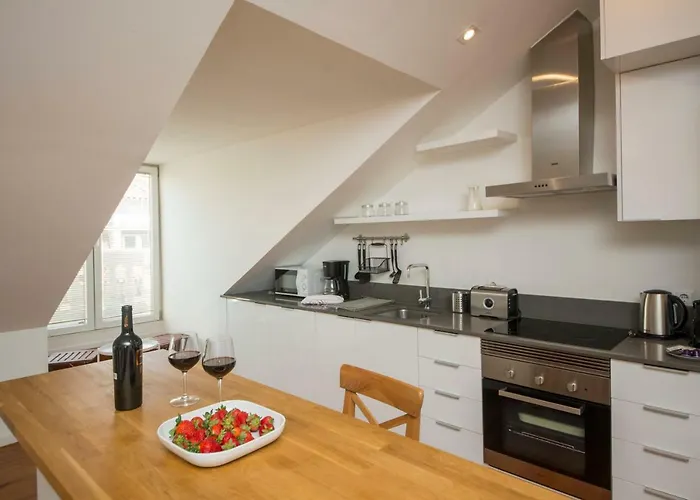 A Captivating Close To River Tagus In Apartmán *