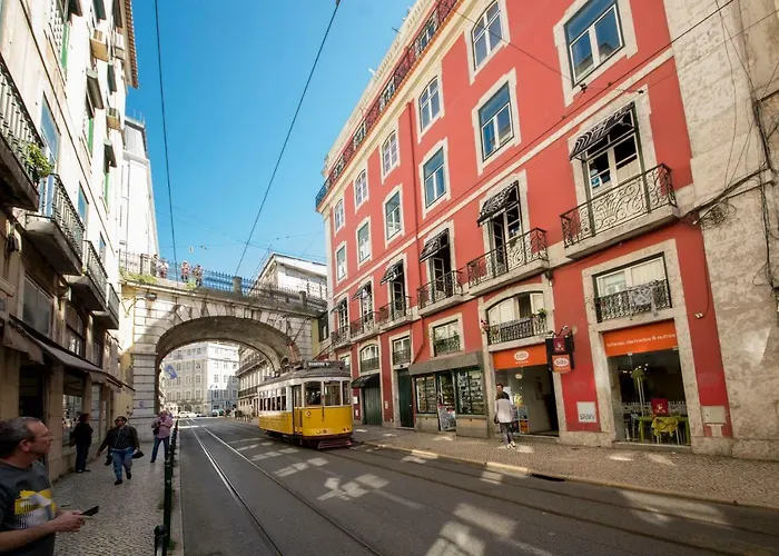 A Captivating Close To River Tagus In Apartmán *