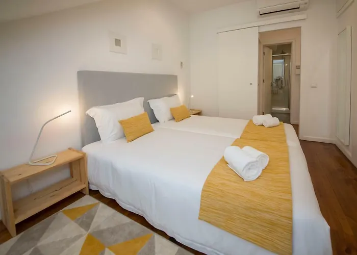 A Captivating Close To River Tagus In Apartmán