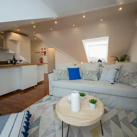 A Captivating Close To River Tagus In * Lizbona