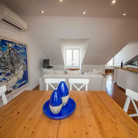 A Captivating Close To River Tagus In Apartment Lisbon